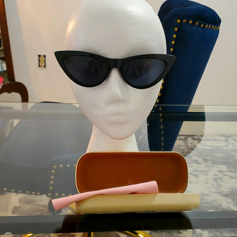 New Vintage Cateyed Black Glasses